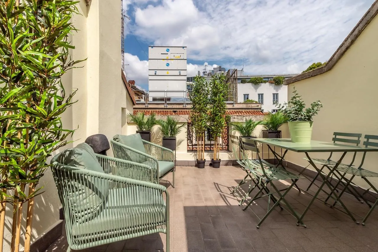 Zen Garden Rooftop Terrace And Duomo View Milano 0*,  İtalya