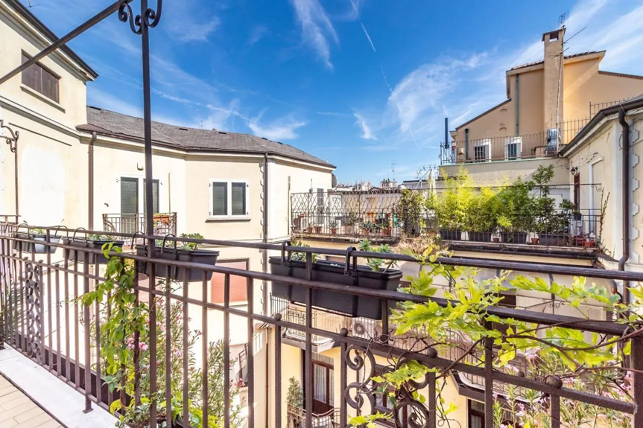 Zen Garden Rooftop Terrace And Duomo View Milano 0*,  İtalya